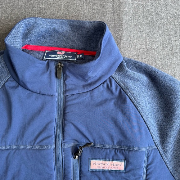 Men’s Vineyard Vines 1/4 Zip - Picture 3 of 4